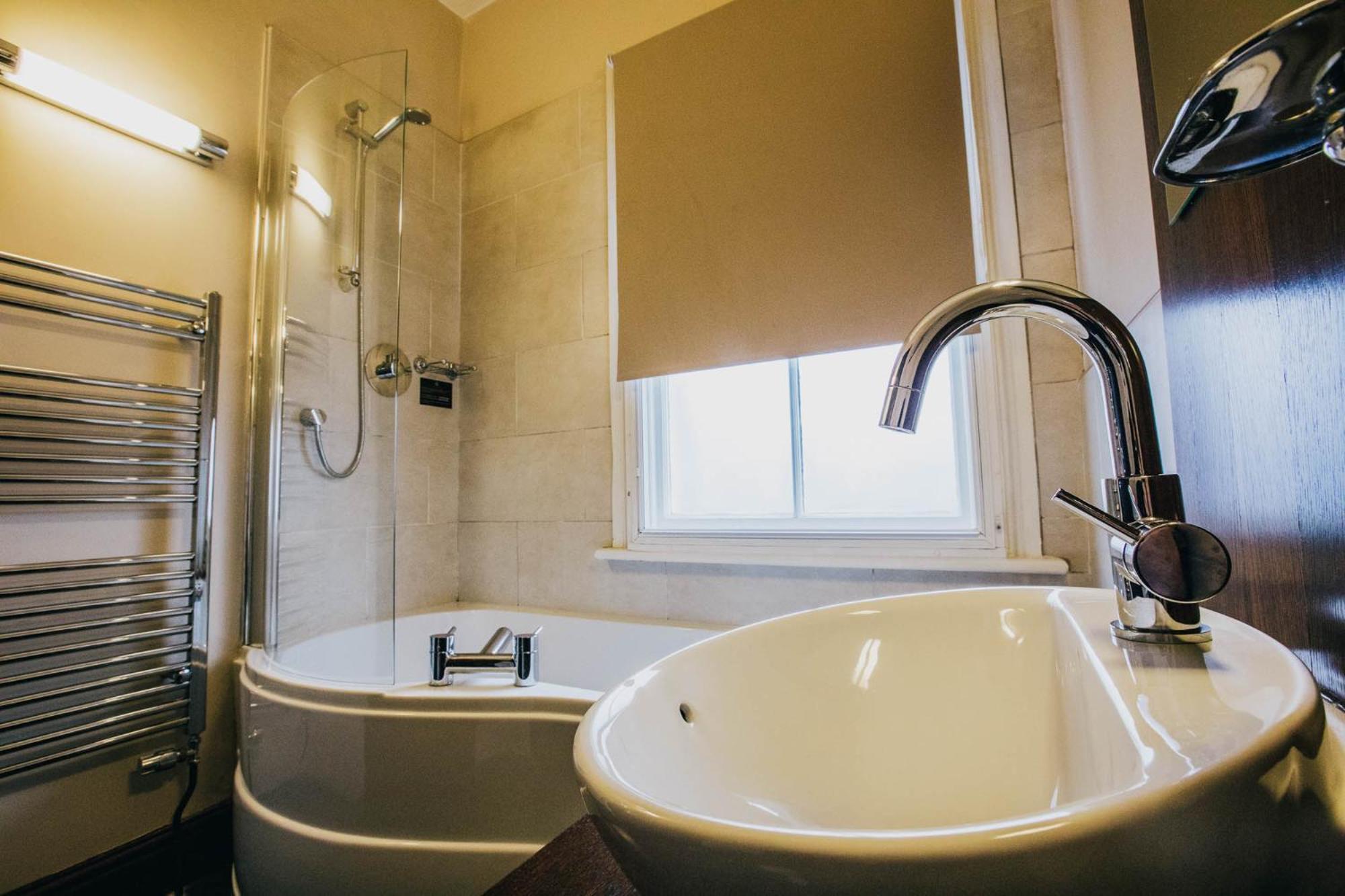 The Duke Of Edinburgh Hotel & Bar Barrow-in-Furness Zimmer foto